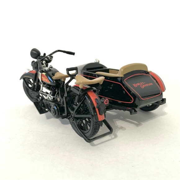 New Harley-Davidson 1933 Motorcycle Sidecar Bank 1:12 Scale Die Cast Replica - Picture 3 of 9